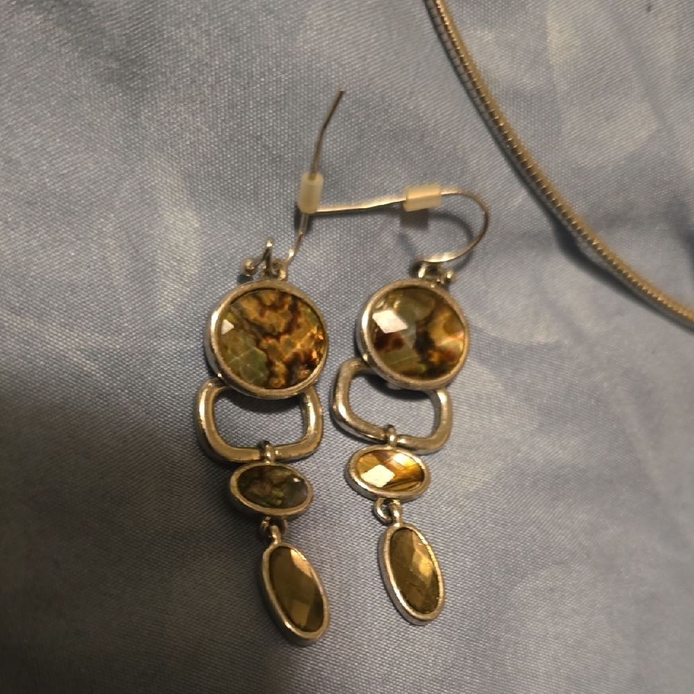 Silver Tone Green Gem Statement Necklace and Earring Set - Picture 4 of 4